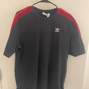 Adidas T-Shirt - Large